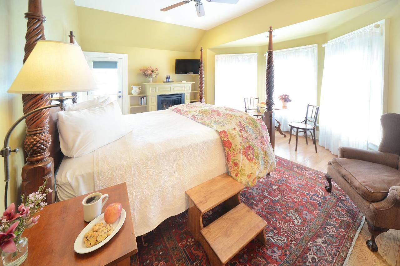The Springwater Bed And Breakfast Saratoga Springs Dış mekan fotoğraf