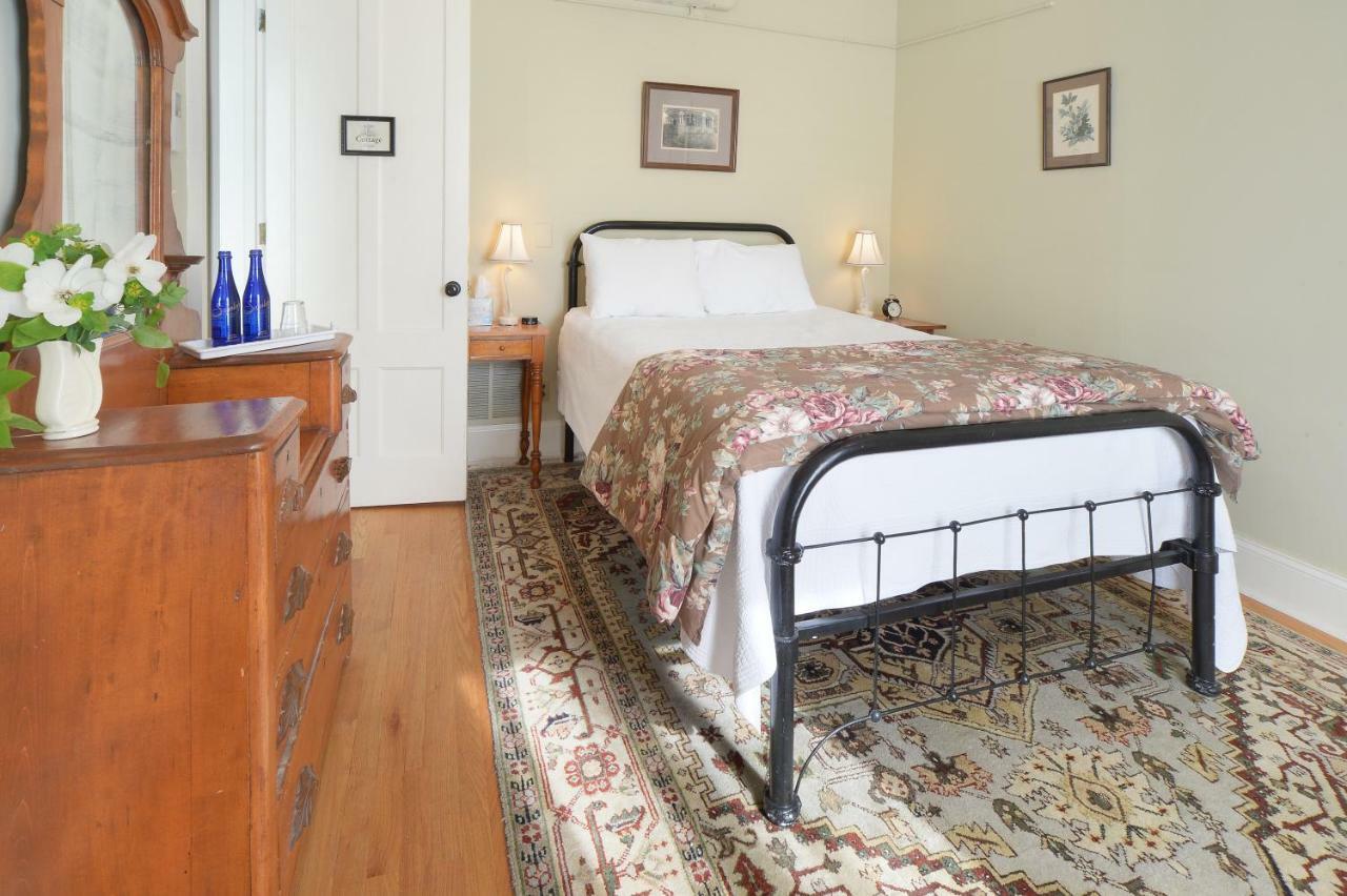 The Springwater Bed And Breakfast Saratoga Springs Dış mekan fotoğraf