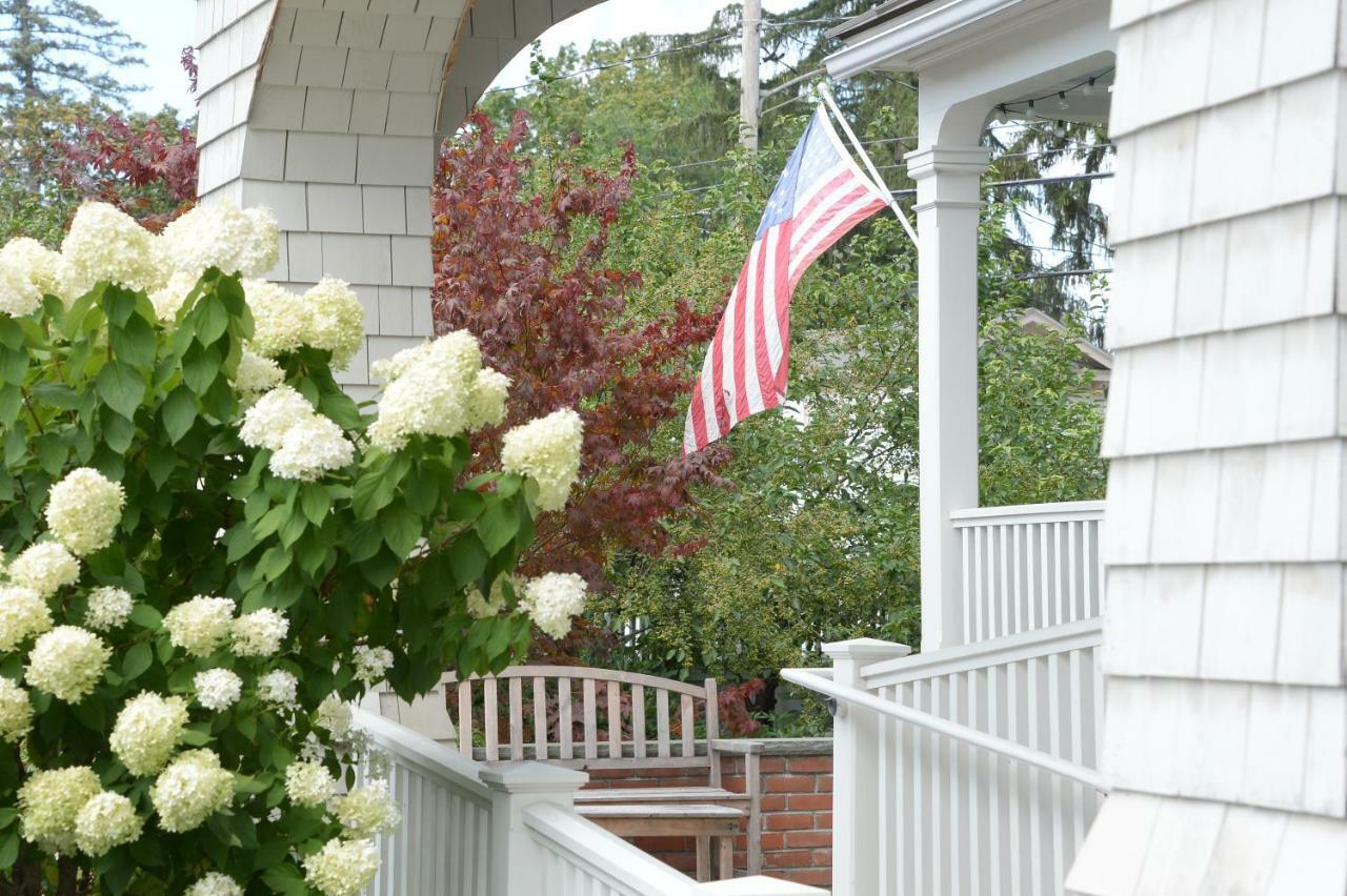 The Springwater Bed And Breakfast Saratoga Springs Dış mekan fotoğraf